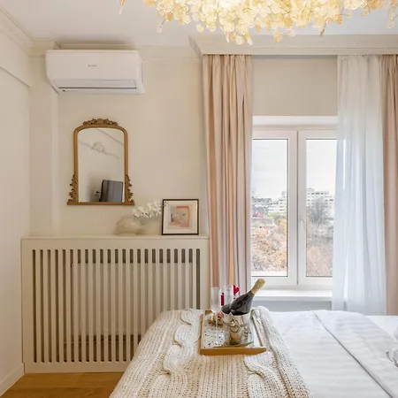 Parisian-inspired 1br In The Heart Of - Balcony Ac, & Fully Equipped Appartement *