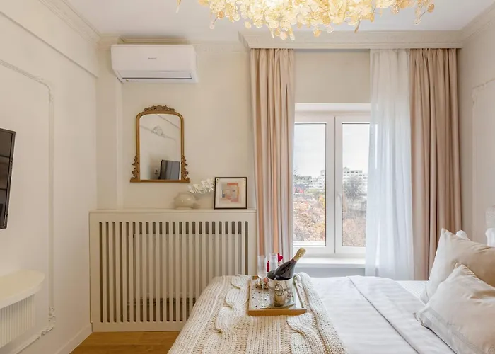 Parisian-inspired 1br In The Heart Of - Balcony Ac, & Fully Equipped Appartement *