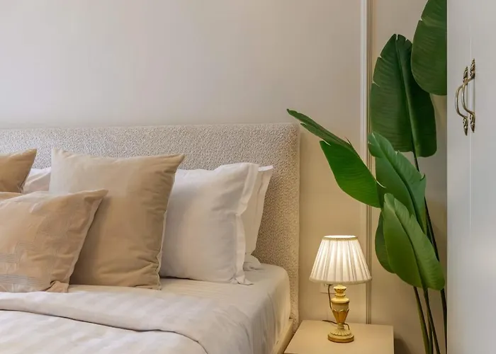 Parisian-inspired 1br In The Heart Of - Balcony Ac, & Fully Equipped Appartement Boekarest