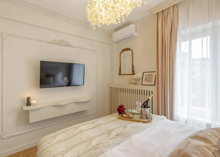 Parisian-inspired 1br In The Heart Of - Balcony Ac, & Fully Equipped Appartement *