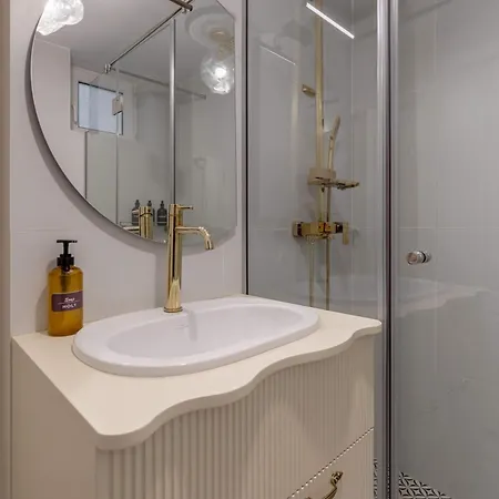 公寓 Parisian-inspired 1br In The Heart Of - Balcony Ac, & Fully Equipped