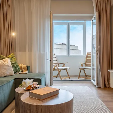 Parisian-inspired 1br In The Heart Of - Balcony Ac, & Fully Equipped דירה בוקרשט