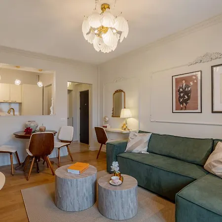 Parisian-inspired 1br In The Heart Of - Balcony Ac, & Fully Equipped * 布加勒斯特