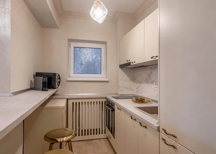 Parisian-inspired 1br In The Heart Of - Balcony Ac, & Fully Equipped Apartman Bukarest