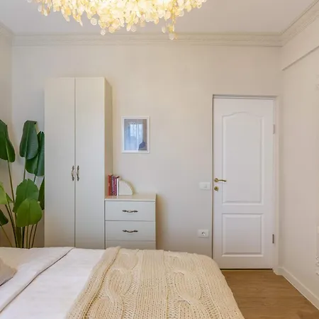 Parisian-inspired 1br In The Heart Of - Balcony Ac, & Fully Equipped * Bukareszt