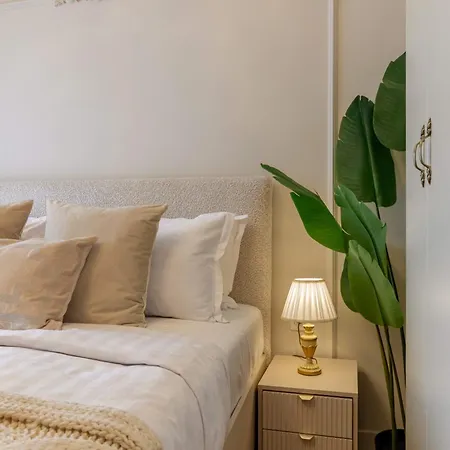 Parisian-inspired 1br In The Heart Of - Balcony Ac, & Fully Equipped Apartament Bukareszt