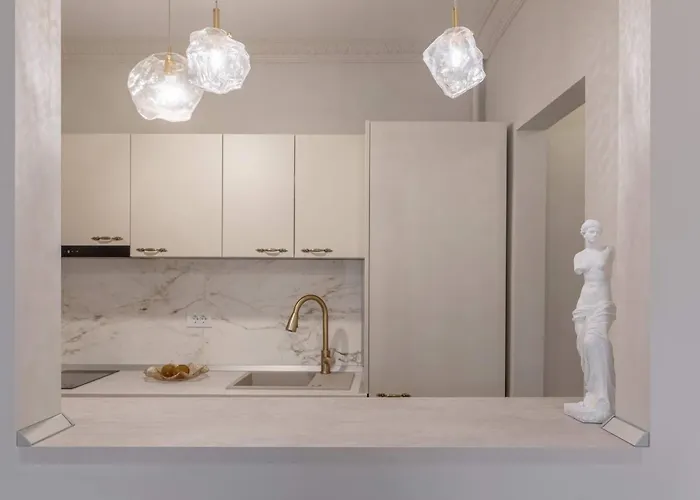 Parisian-inspired 1br In The Heart Of - Balcony Ac, & Fully Equipped شقة