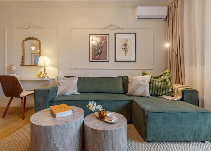 شقة Parisian-inspired 1br In The Heart Of - Balcony Ac, & Fully Equipped