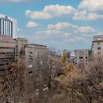 Parisian-inspired 1br In The Heart Of - Balcony Ac, & Fully Equipped Apartman